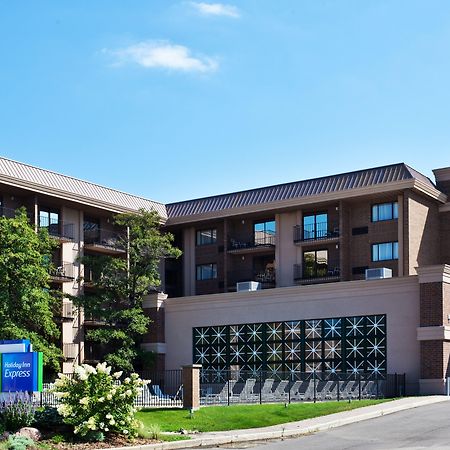 Holiday Inn Express Schaumburg-Rolling Meadows, An Ihg Hotel Exterior photo