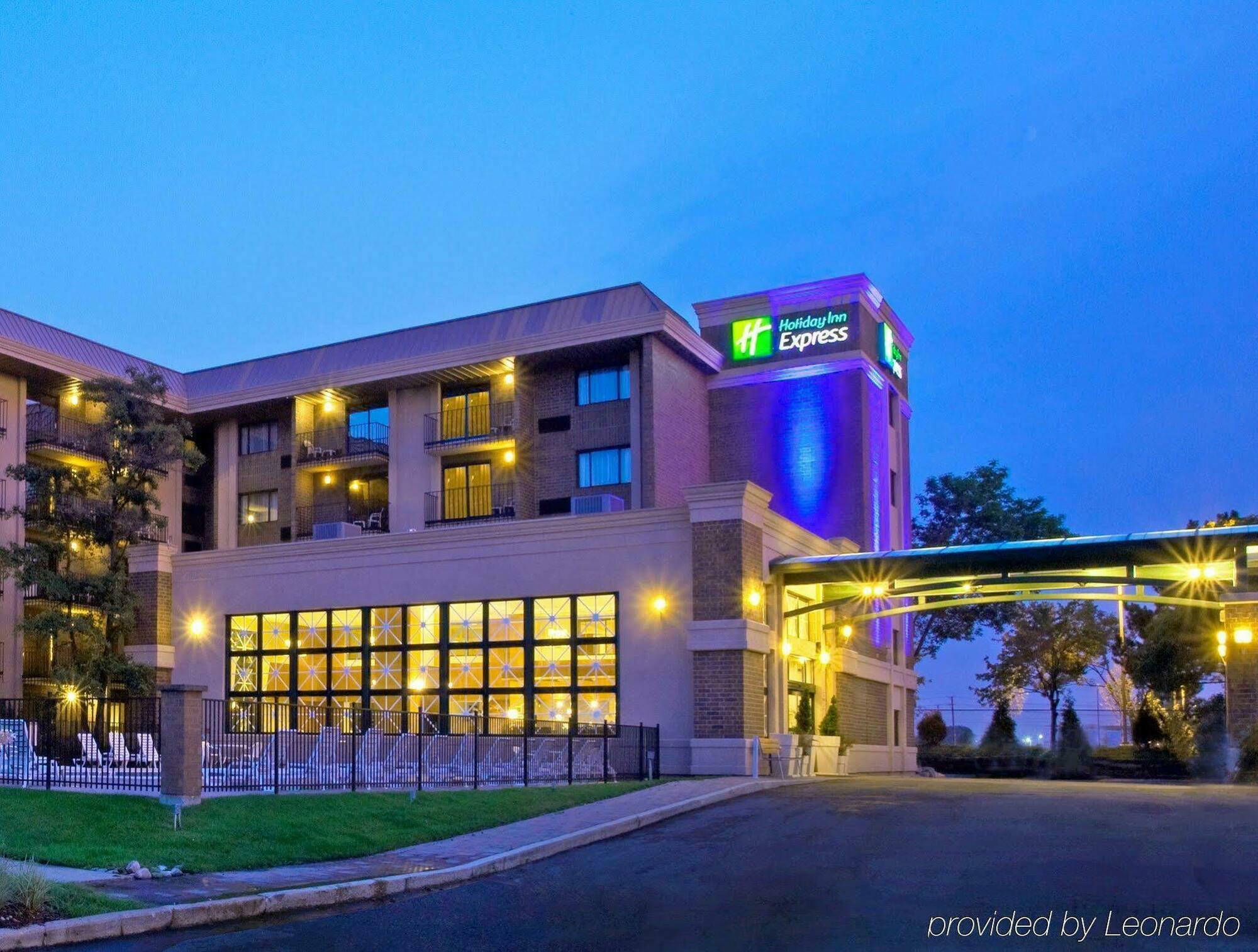 Holiday Inn Express Schaumburg-Rolling Meadows, An Ihg Hotel Exterior photo