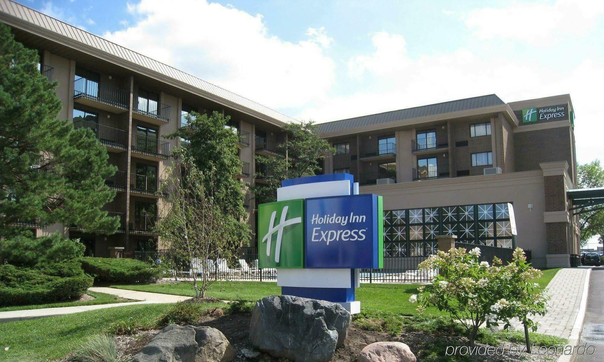 Holiday Inn Express Schaumburg-Rolling Meadows, An Ihg Hotel Exterior photo